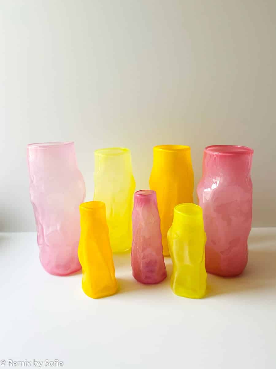 Marie Retpen Vase, Vasen, Blumenvase, mundgeblasenes Glas, blumenmundgeblasene Vase, Lockenvase, Vase in organischer Form, gelockte Vase, Remix von Sofie