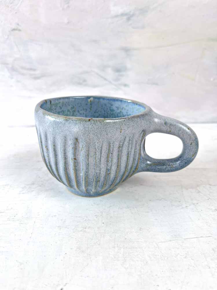 mia lindbirk, handgemachte Tassen, Keramikbecher, Tasse, Tasse mit Griff, Keramikbecher, handgemacht, in Denmark hergestellt, Design in Denmark,