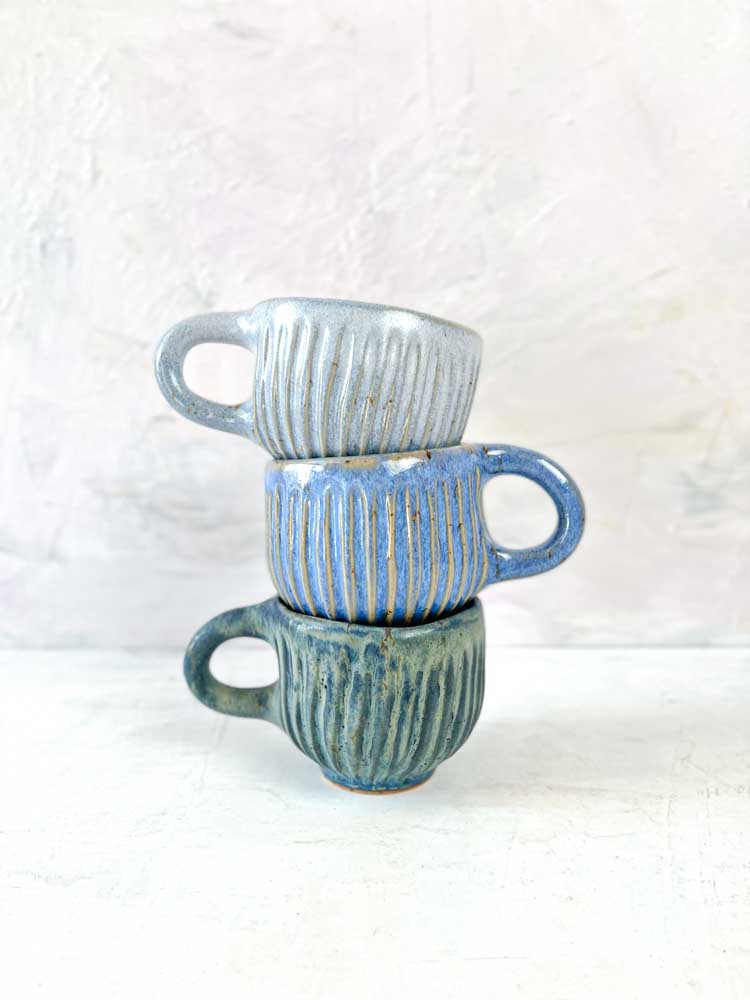 mia lindbirk, handgemachte Tassen, Keramikbecher, Tasse, Tasse mit Griff, Keramikbecher, handgemacht, in Denmark hergestellt, Design in Denmark,