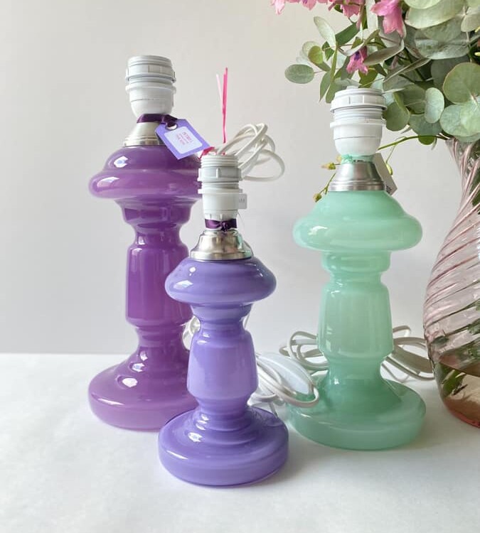 rosa Rose Lampe, Tischlampe, Lampe, Opallampe, Lampe aus Opalglas.