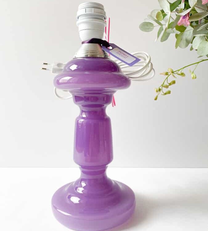 rosa Rose Lampe, Tischlampe, Lampe, Opallampe, Lampe aus Opalglas.