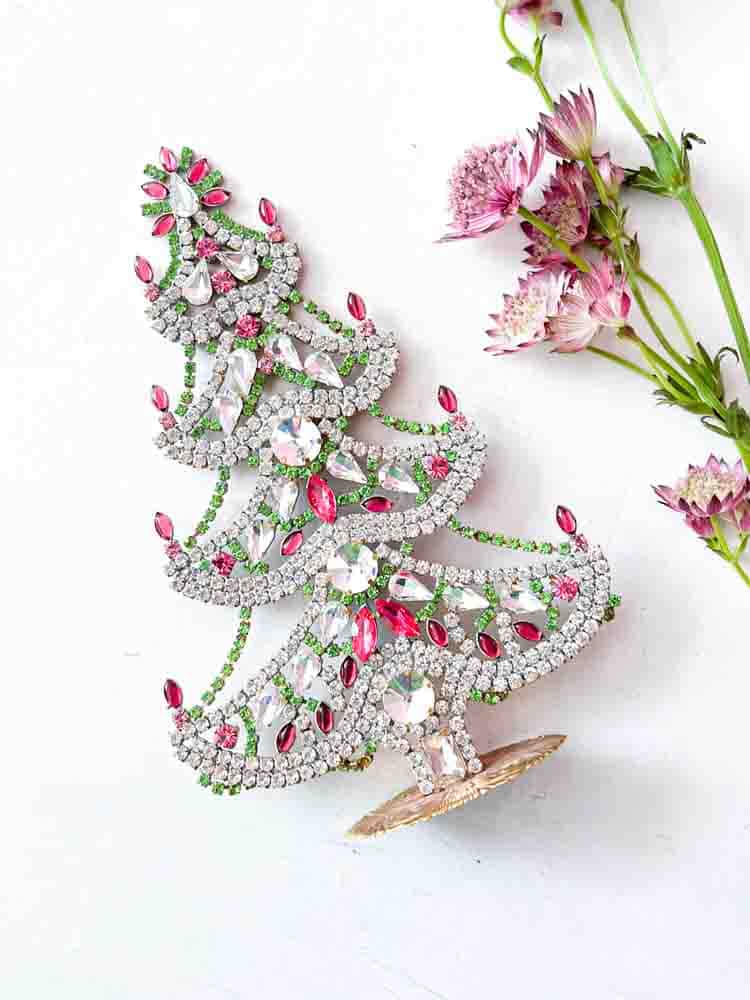 Weihnachtsbäume im Strass, Strass Weihnachtsbaum, Strassbaum, Weihnachtsbaum im Strass, Weihnachtsbaum im Strass, Weihnachtsbaum im Strass, Weihnachtsbaum im Strass, Weihnachtsbaum im Strass, Weihnachtsbaum im Strass, Weihnachtsbaum im Strass, Weihnachtsschmuck, Tschechisch Weihnachtsbaum, Remix von Sofie, Rhinstensjul Baum, Weihnachtsschmuck, vintage Weihnachten, Weihnachtsbaum aus Tschechien, tschechische Weihnachten, Glitter Weihnachten, handgemachte Weihnachtsbäume, Weihnachtsbäume aus Tschechien, Remix von Sofie