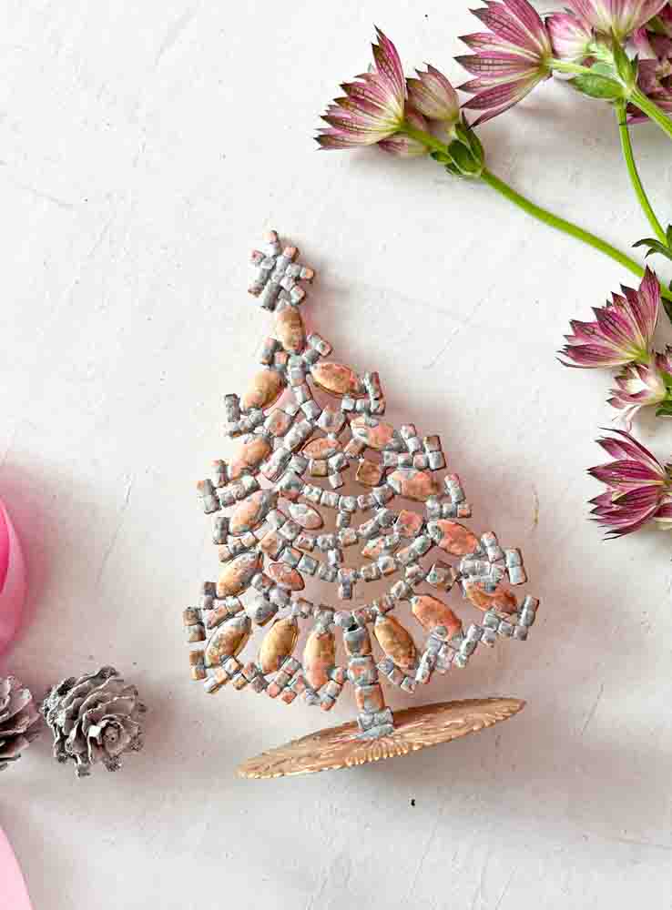 Weihnachtsbäume im Strass, Strass Weihnachtsbaum, Strassbaum, Weihnachtsbaum im Strass, Weihnachtsbaum im Strass, Weihnachtsbaum im Strass, Weihnachtsbaum im Strass, Weihnachtsbaum im Strass, Weihnachtsbaum im Strass, Weihnachtsbaum im Strass, Weihnachtsschmuck, Tschechisch Weihnachtsbaum, Remix von Sofie, Rhinstensjul Baum, Weihnachtsschmuck, vintage Weihnachten, Weihnachtsbaum aus Tschechien, tschechische Weihnachten, Glitter Weihnachten, handgemachte Weihnachtsbäume, Weihnachtsbäume aus Tschechien, Remix von Sofie