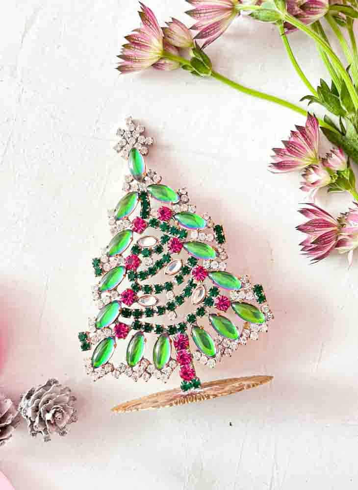 Weihnachtsbäume im Strass, Strass Weihnachtsbaum, Strassbaum, Weihnachtsbaum im Strass, Weihnachtsbaum im Strass, Weihnachtsbaum im Strass, Weihnachtsbaum im Strass, Weihnachtsbaum im Strass, Weihnachtsbaum im Strass, Weihnachtsbaum im Strass, Weihnachtsschmuck, Tschechisch Weihnachtsbaum, Remix von Sofie, Rhinstensjul Baum, Weihnachtsschmuck, vintage Weihnachten, Weihnachtsbaum aus Tschechien, tschechische Weihnachten, Glitter Weihnachten, handgemachte Weihnachtsbäume, Weihnachtsbäume aus Tschechien, Remix von Sofie