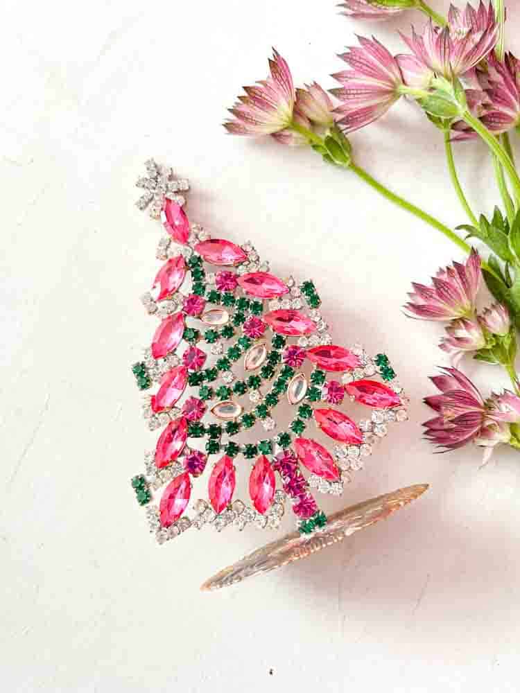 Weihnachtsbäume im Strass, Strass Weihnachtsbaum, Strassbaum, Weihnachtsbaum im Strass, Weihnachtsbaum im Strass, Weihnachtsbaum im Strass, Weihnachtsbaum im Strass, Weihnachtsbaum im Strass, Weihnachtsbaum im Strass, Weihnachtsbaum im Strass, Weihnachtsschmuck, Tschechisch Weihnachtsbaum, Remix von Sofie, Rhinstensjul Baum, Weihnachtsschmuck, vintage Weihnachten, Weihnachtsbaum aus Tschechien, tschechische Weihnachten, Glitter Weihnachten, handgemachte Weihnachtsbäume, Weihnachtsbäume aus Tschechien, Remix von Sofie