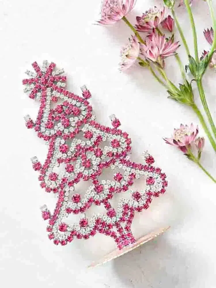 Weihnachtsbäume im Strass, Strass Weihnachtsbaum, Strassbaum, Weihnachtsbaum im Strass, Weihnachtsbaum im Strass, Weihnachtsbaum im Strass, Weihnachtsbaum im Strass, Weihnachtsbaum im Strass, Weihnachtsbaum im Strass, Weihnachtsbaum im Strass, Weihnachtsschmuck, Tschechisch Weihnachtsbaum, Remix von Sofie, Rhinstensjul Baum, Weihnachtsschmuck, vintage Weihnachten, Weihnachtsbaum aus Tschechien, tschechische Weihnachten, Glitter Weihnachten, handgemachte Weihnachtsbäume, Weihnachtsbäume aus Tschechien, Remix von Sofie