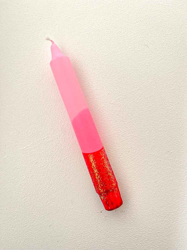 Kerzen in Rot und Rosa