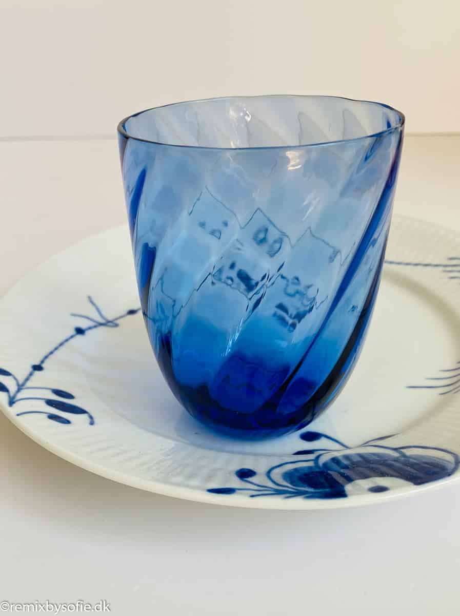 Anna von Lipa wirbeln Glastubler aus Mix und Match in Royal Blue