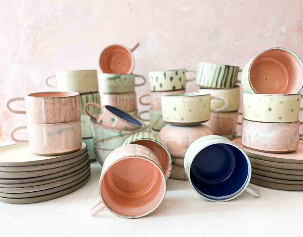Keramikbecher, Keramikbecher, Tassen, handgemachte Keramik, handgedrehte Keramik, Thilde graulund Keramik, Remix von Sofie, Tischeinstellung, Heiminterieur, Keramik