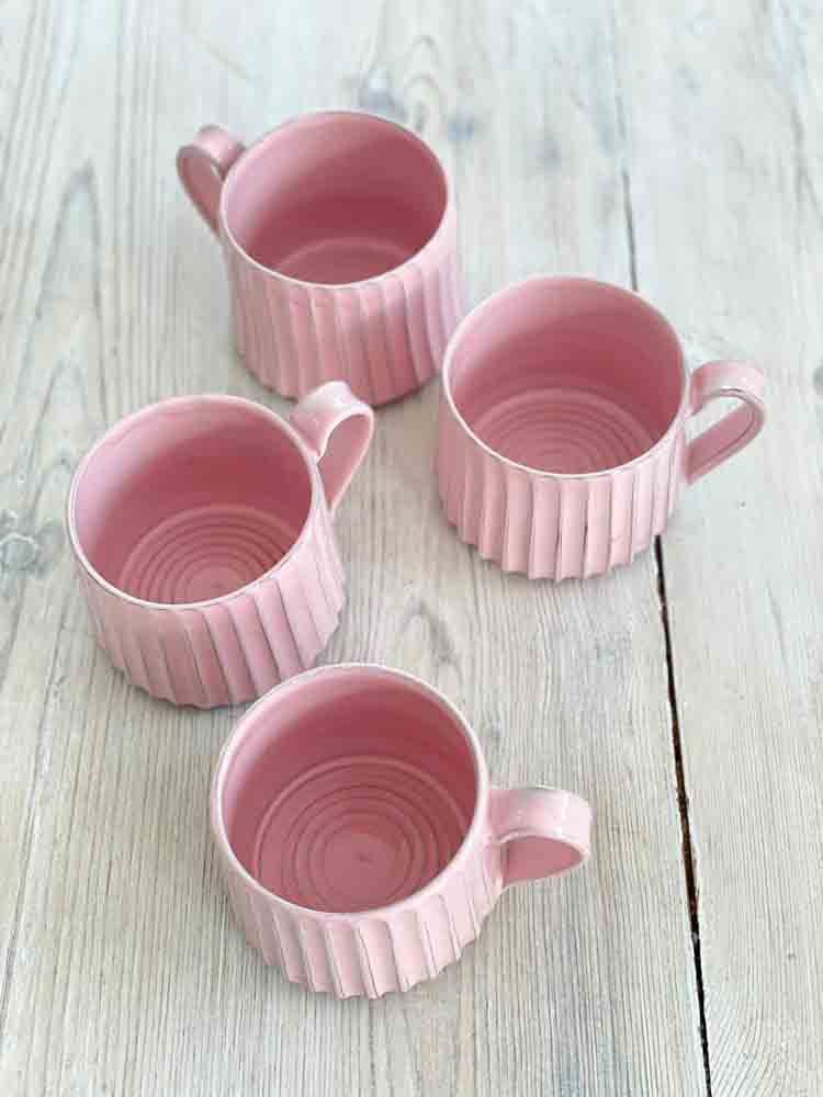 triné lise Keramik, gerillte Tasse, Tasse, handgedrehte Tasse, Keramiktasse, Teetasse, Kaffeetasse, Latte Tasse, Tasse mit Griff, Triné lise Keramik, Cappucino Tasse, Steinzeugtasse, Keramiktasse, Tasse,