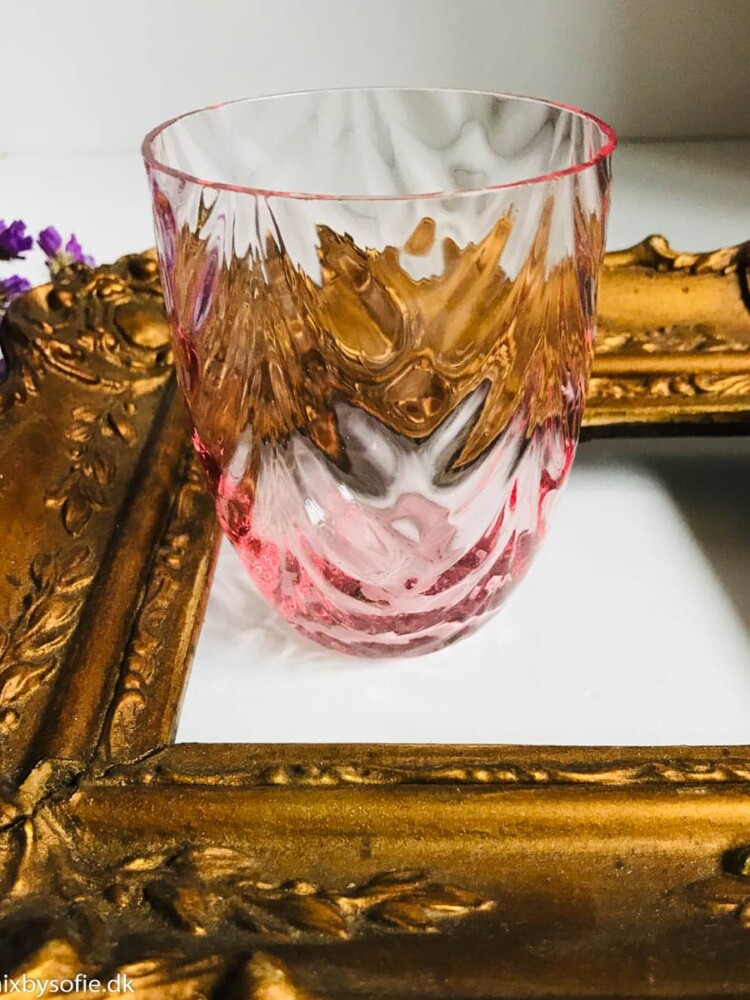 Anna von Lipa Wawe Glas in rosa