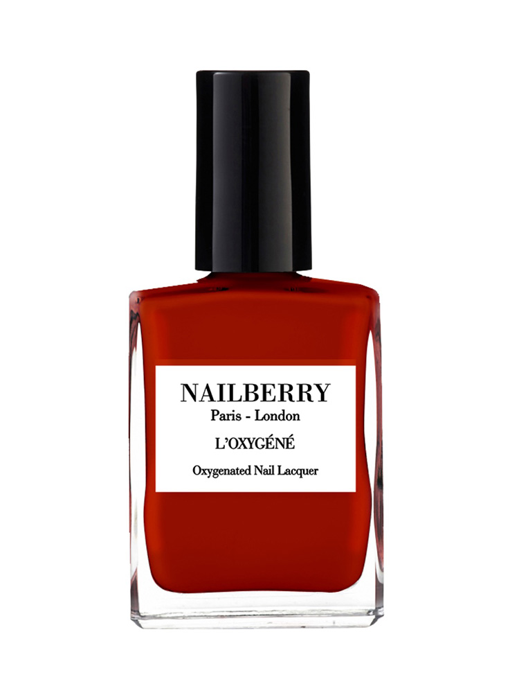 Nagellack aus Nagelbeere