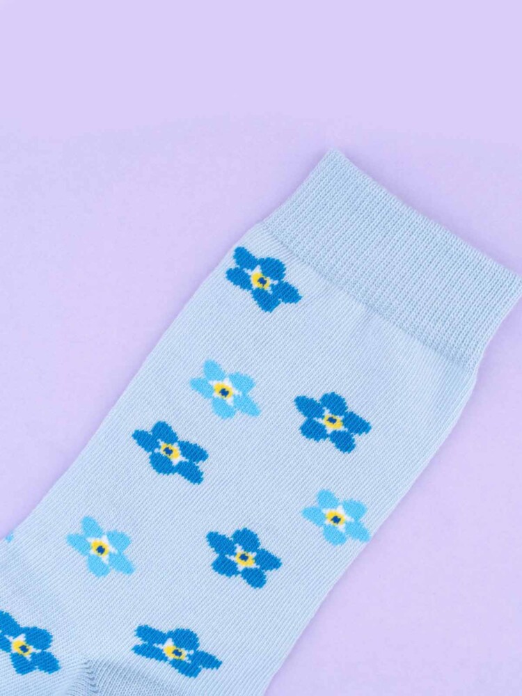 Bio-Baumwollsocken in cou cou suzette in hellblau mit einer Schmiede mit einem Tunnelzug