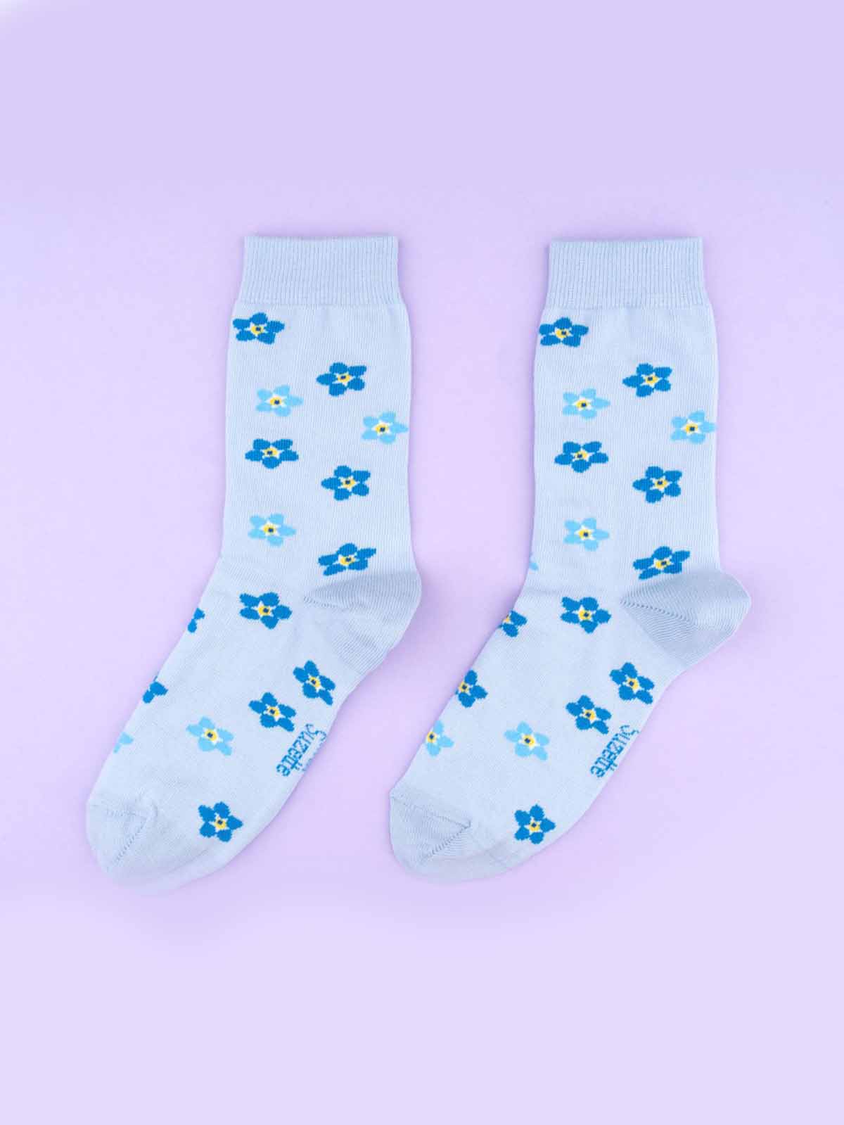 Bio-Baumwollsocken in cou cou suzette in hellblau mit einer Schmiede mit einem Tunnelzug