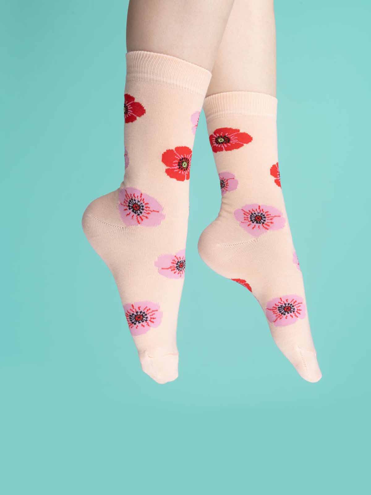 Strümpfe mit Mohn