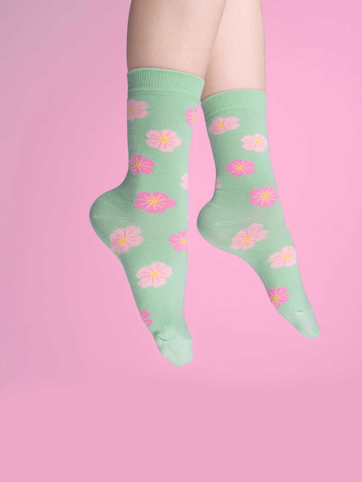 Socken aus Bio-Baumwolle mit Kirschblüten