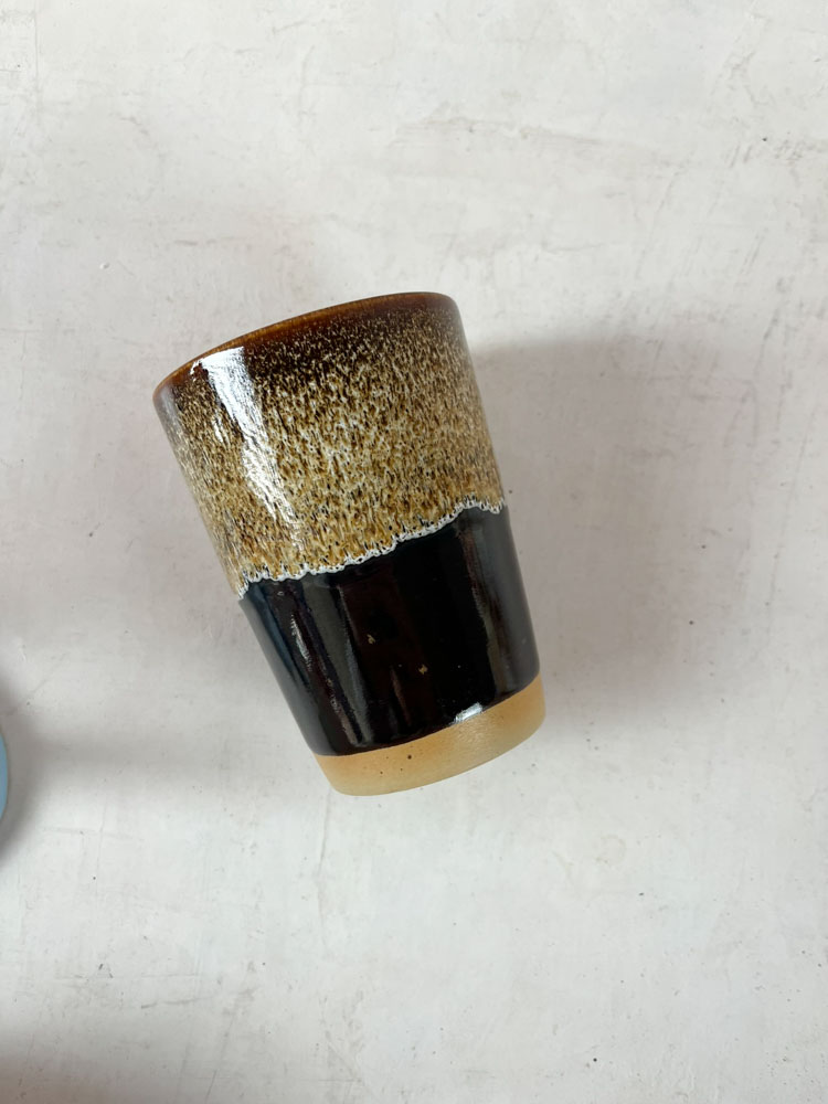 Keramik Tasse, schwarz und braun - Bornholm Keramikfabrik