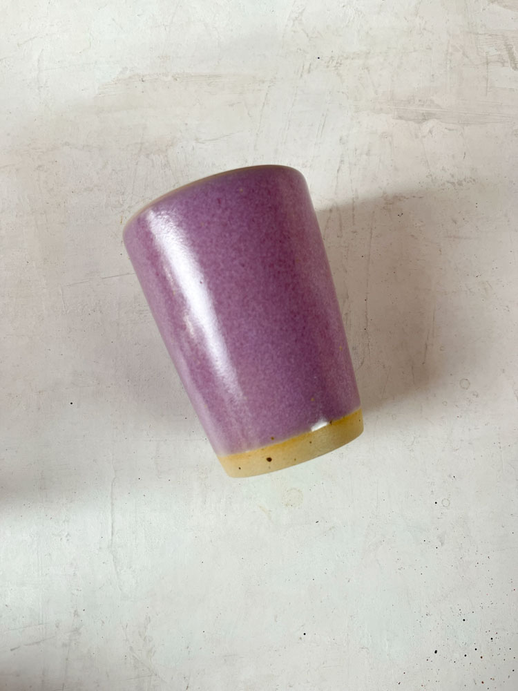 Keramik Tasse ohne Griff, violettes Vergnügen - Bornholm Keramikfabrik