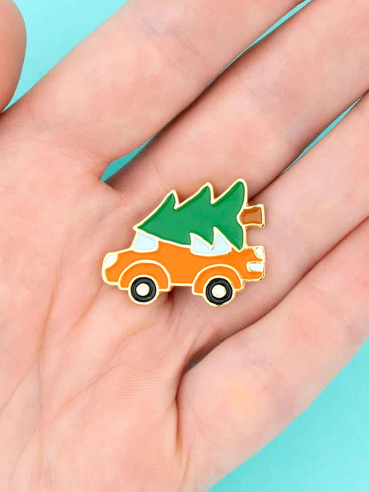 Pin mit Auto und Weihnachtsbaum - Coucou Suzette