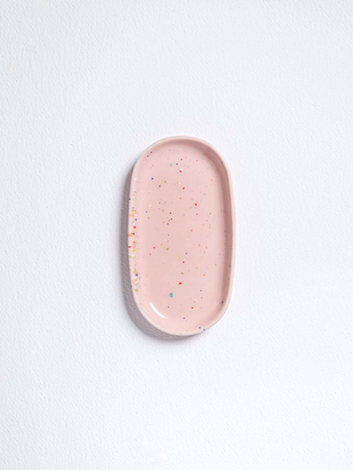 Pastellfarbenes Gericht, Gericht, Ei zurück zu Hause, Remix von Sophie, Tisch-Setting, Servieren, bunte Inneneinrichtung, Ei zurück Hause Einzelhändler in Kopenhagen,