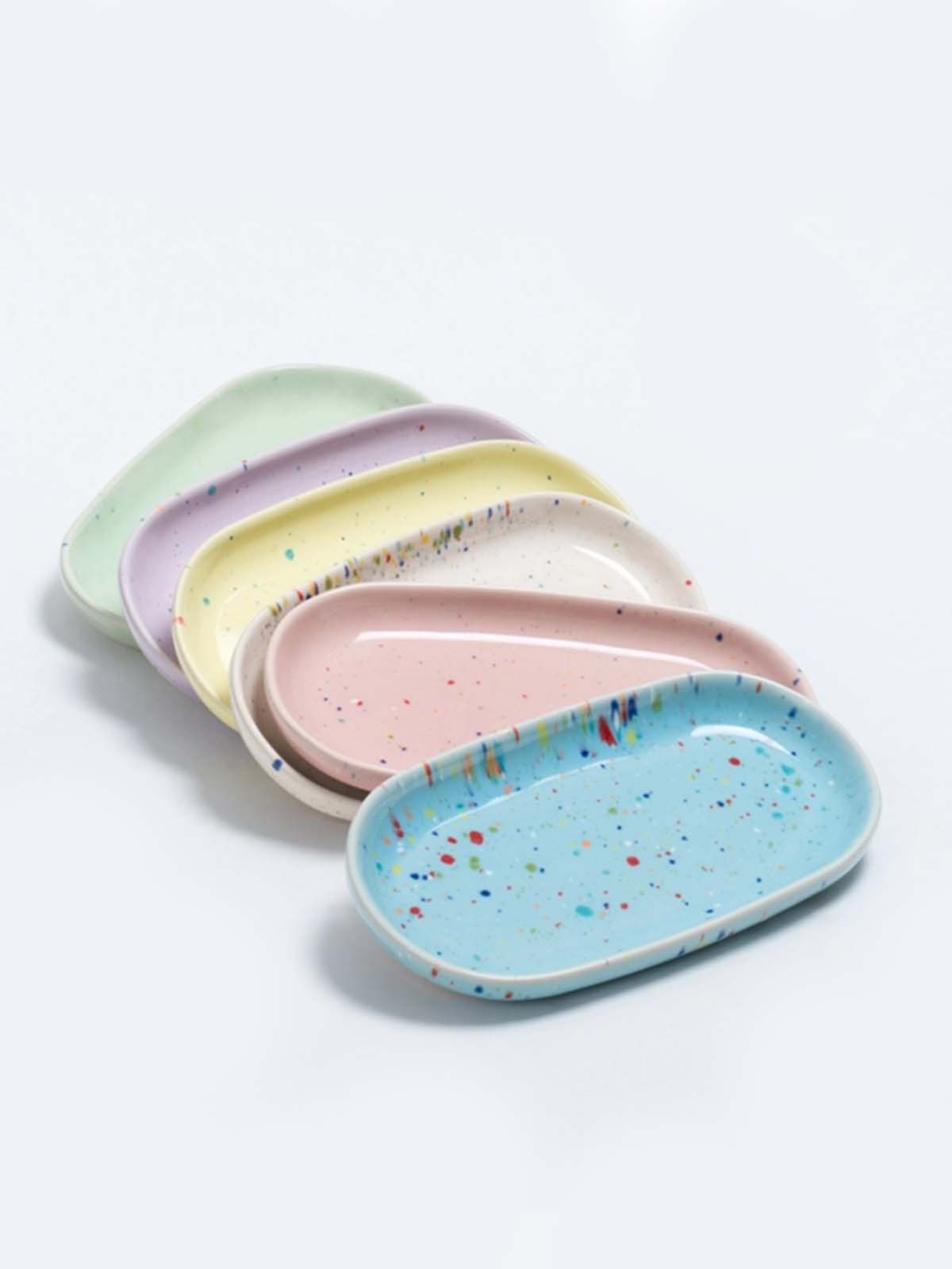 Pastellfarbenes Gericht, Gericht, Ei zurück zu Hause, Remix von Sophie, Tisch-Setting, Servieren, bunte Inneneinrichtung, Ei zurück Hause Einzelhändler in Kopenhagen,