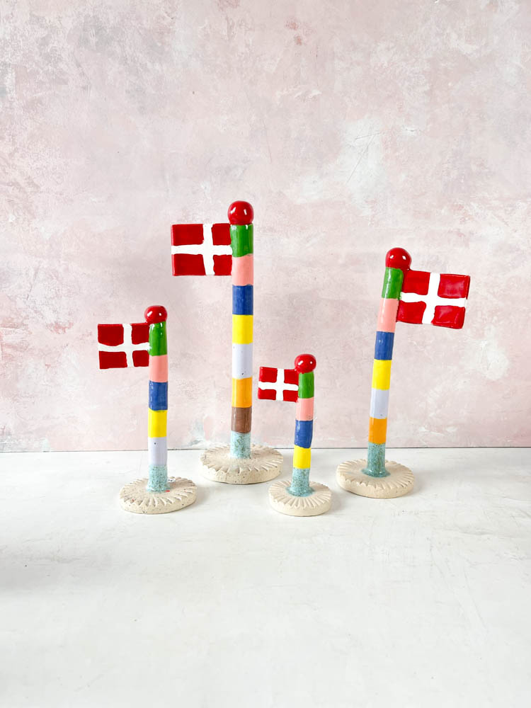 handgefertigte Keramik Fahnen aus dem Ton spielen in Gelees atmen - Geburtstag Fahnen - TheClayPlay