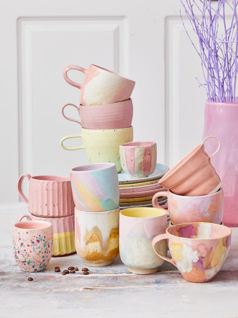 pastellfarbene Tassen, Ton von tina marie, vorne, Cortado Tassen, Strand, Regenbogen-Splash, rosa Tassen, Tasse rmed Griff, rosa Tassen, gestreifte Tassen, blaue Tassen, blaue Tassen, blaue Keramik, gerillte Tassen, Tassen mit hängen, Tasse, Keramik, Studio aarhus, trine lise Keramik, Keramik Tassen, handgemachte Keramik, einzigartige, einzigartige Keramik, gemütliche Tassen, Tassen mit Grooves, Remix von Sofie, riesige Auswahl an Keramik Tassen, mia Lindbirk Tassen