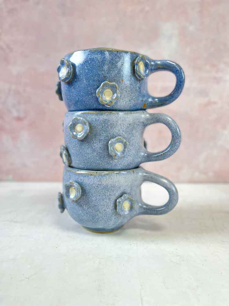 blaue Keramik Tasse - Mia Lindbirk