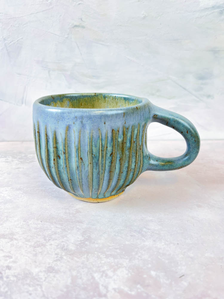 Keramik Tasse mit Nuten - Mia Lindbirk