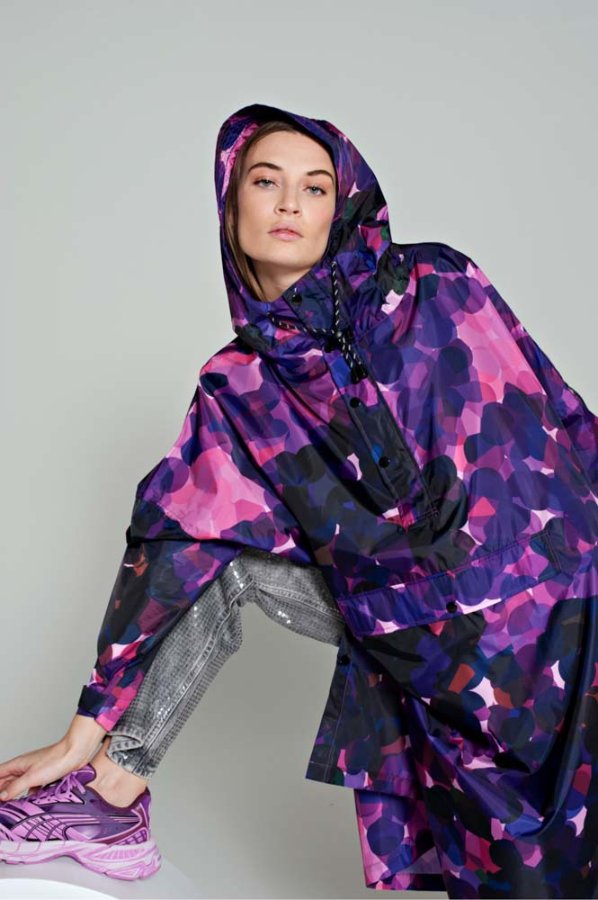 Rainkiss regen Poncho in recycelten Kunststoff-Stadtlichter in lila