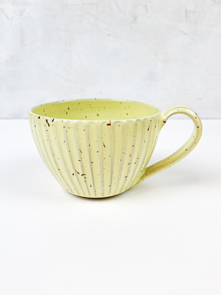 Gerollte Keramik Tasse in gelb - Cappurccino Tasse