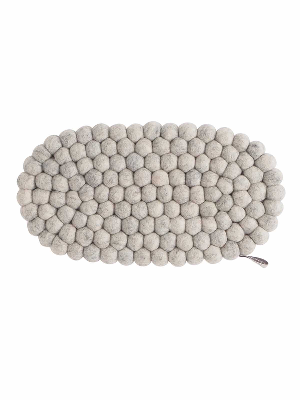 ovale Tischdecke aus Wolle in hellgrau von Aveva