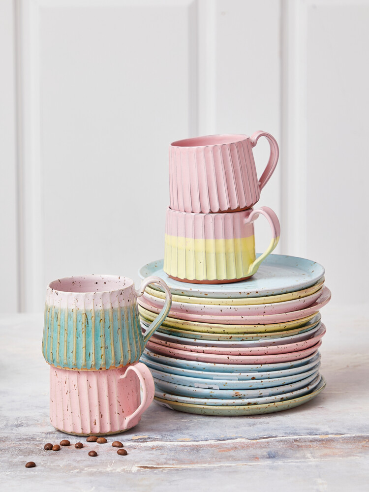 Keramikbecher mit Nuten und Griff.Keramikbecher,Keramikbecher,Tasse,Tasse,Handgemachte Keramik,Handgedrehte Keramik,Dilde graulund Keramik,Remix durch Sofie, Tischdecken,Wohnen Innen,Keramik