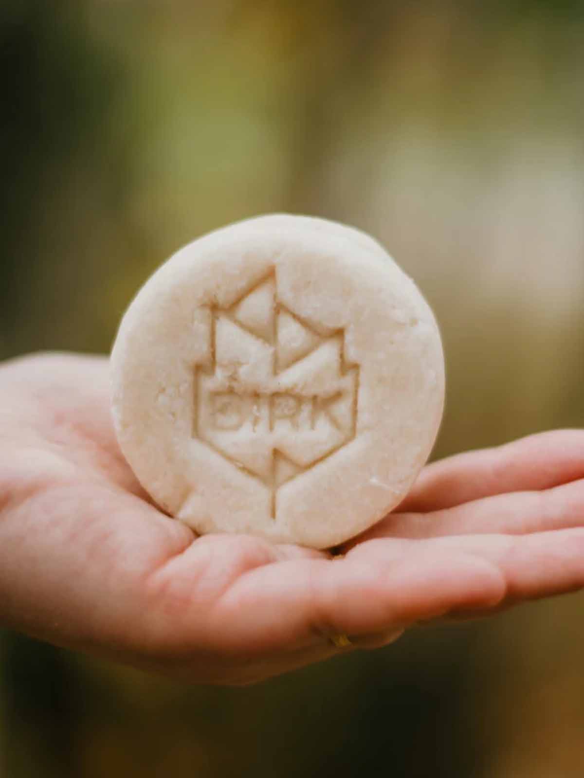Shampoo Bar - magische Nuss mit Duft (fein und behandeltes Haar)