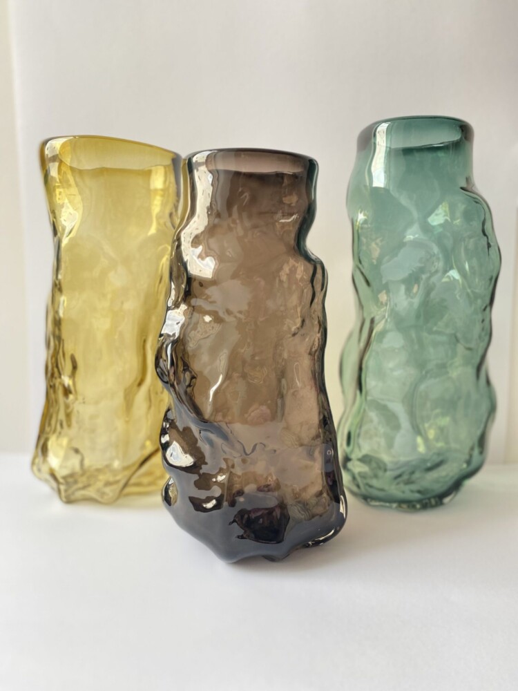 mundgeblasene Lockenvase in transparentem Bernstein von maie retpen