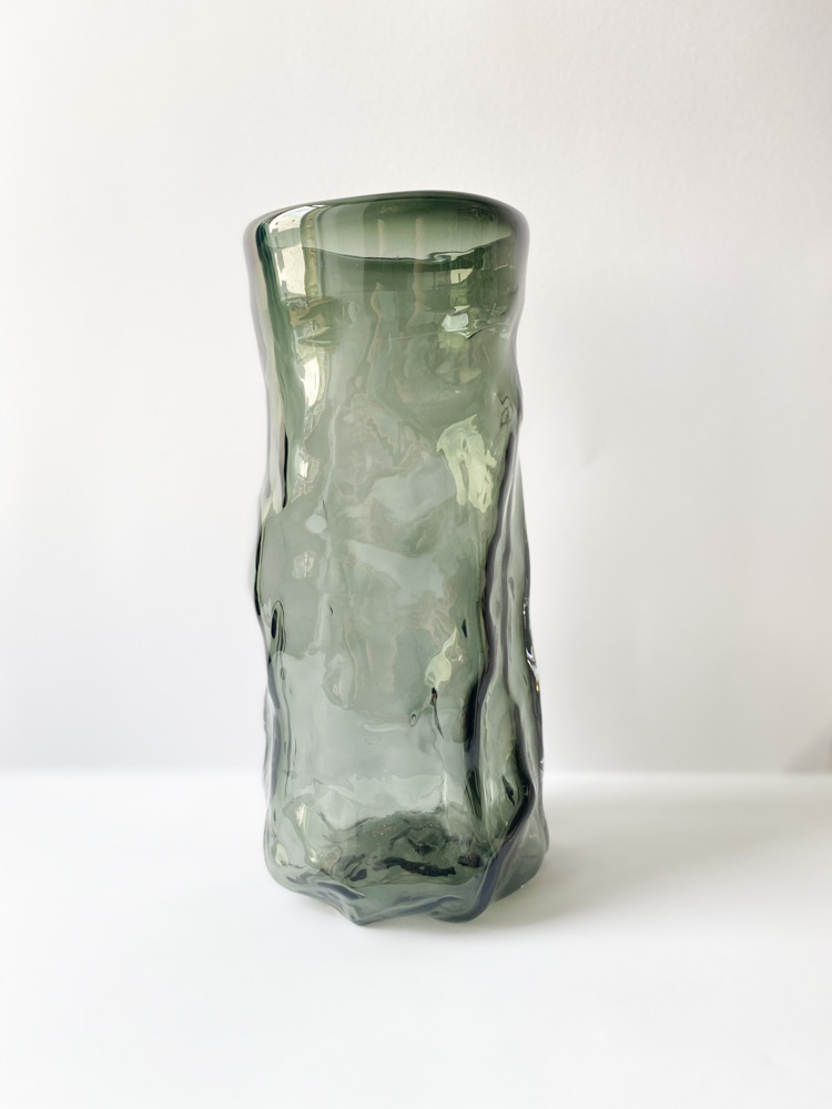 mundgeblasene Lockenvase in transparentem Bernstein von Marie Retpen