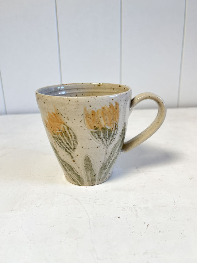 Keramikbecher mit Griff