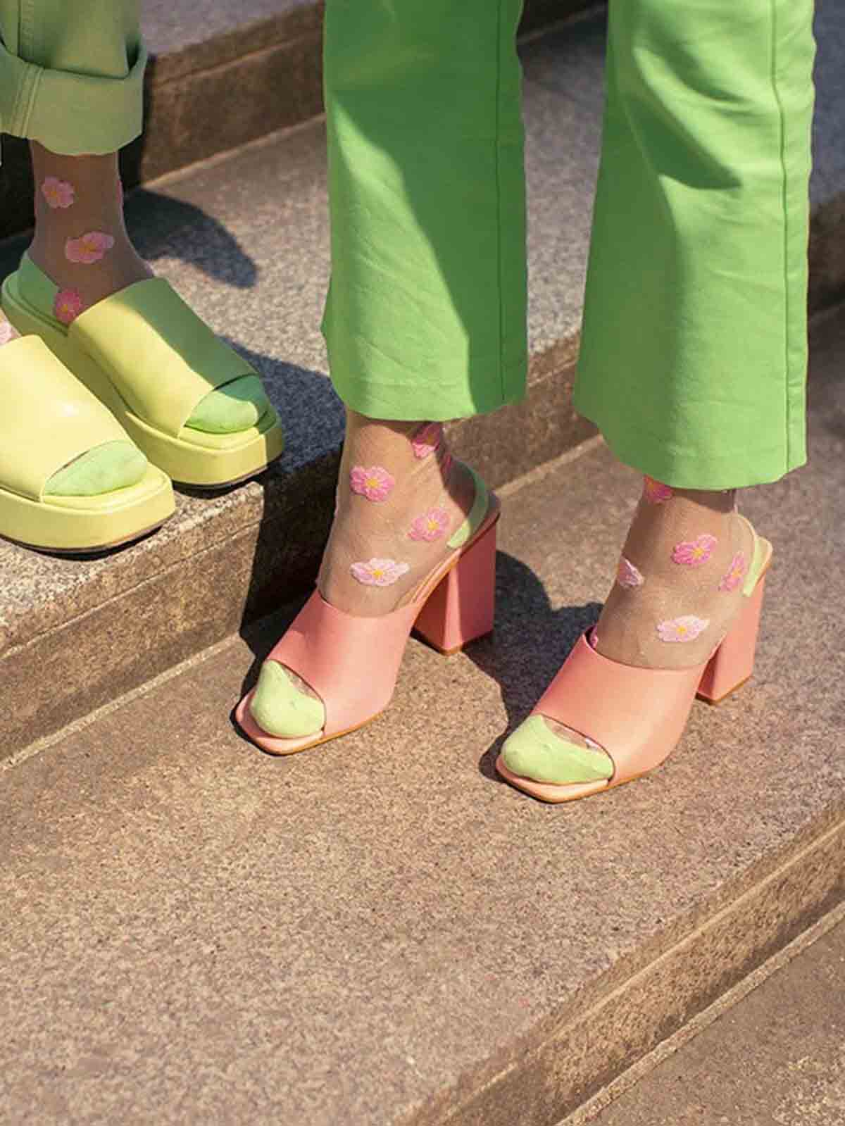 cou cou suzette transparente Nylon Socken mit Blumen