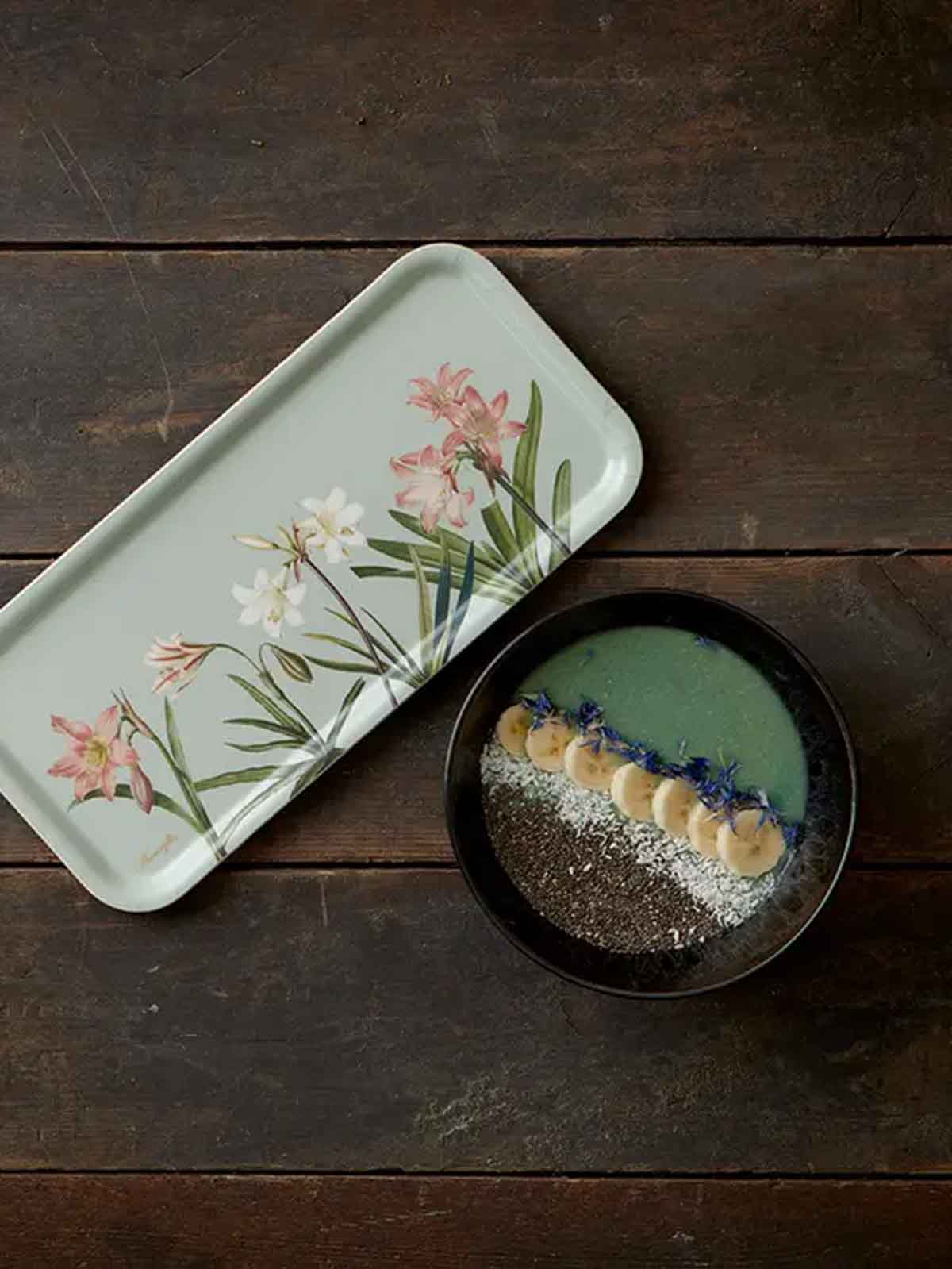 koustrup & co. Mint grüne längliche Schale mit Blumen