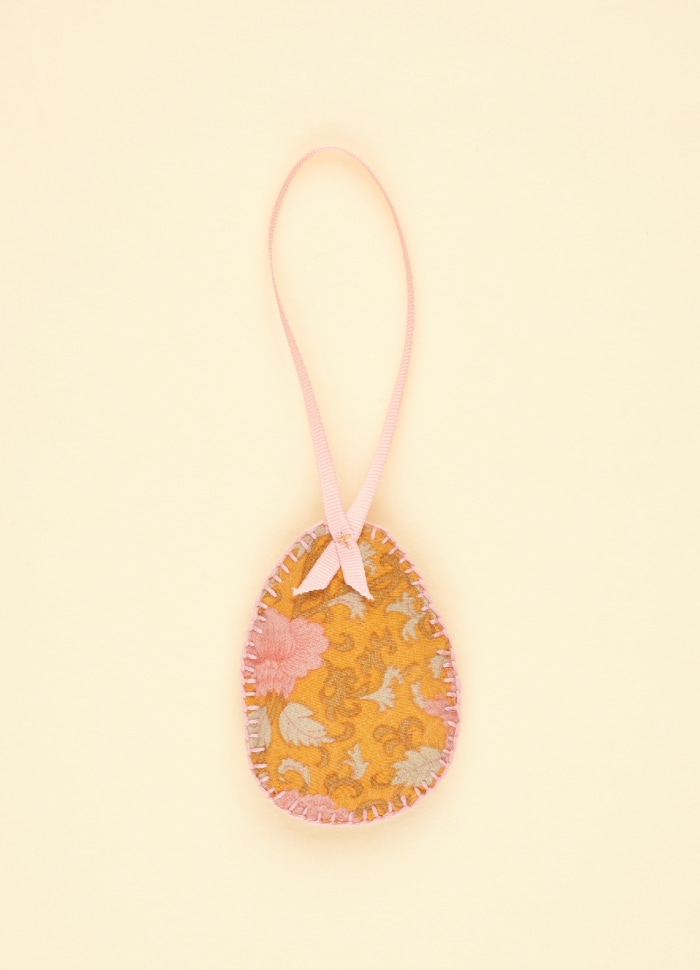Seide Osterschmuck aus Sissel adligbo