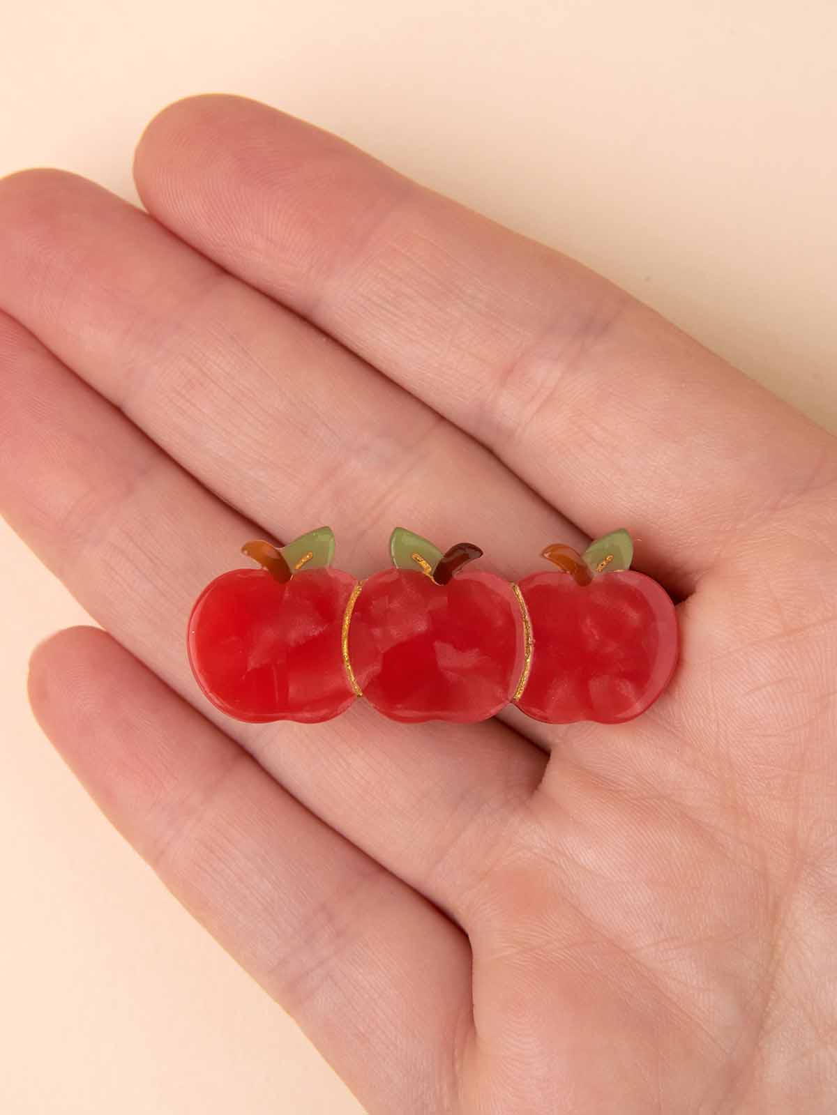 cou cou suzette Haarnadel rot mit roten Äpfeln