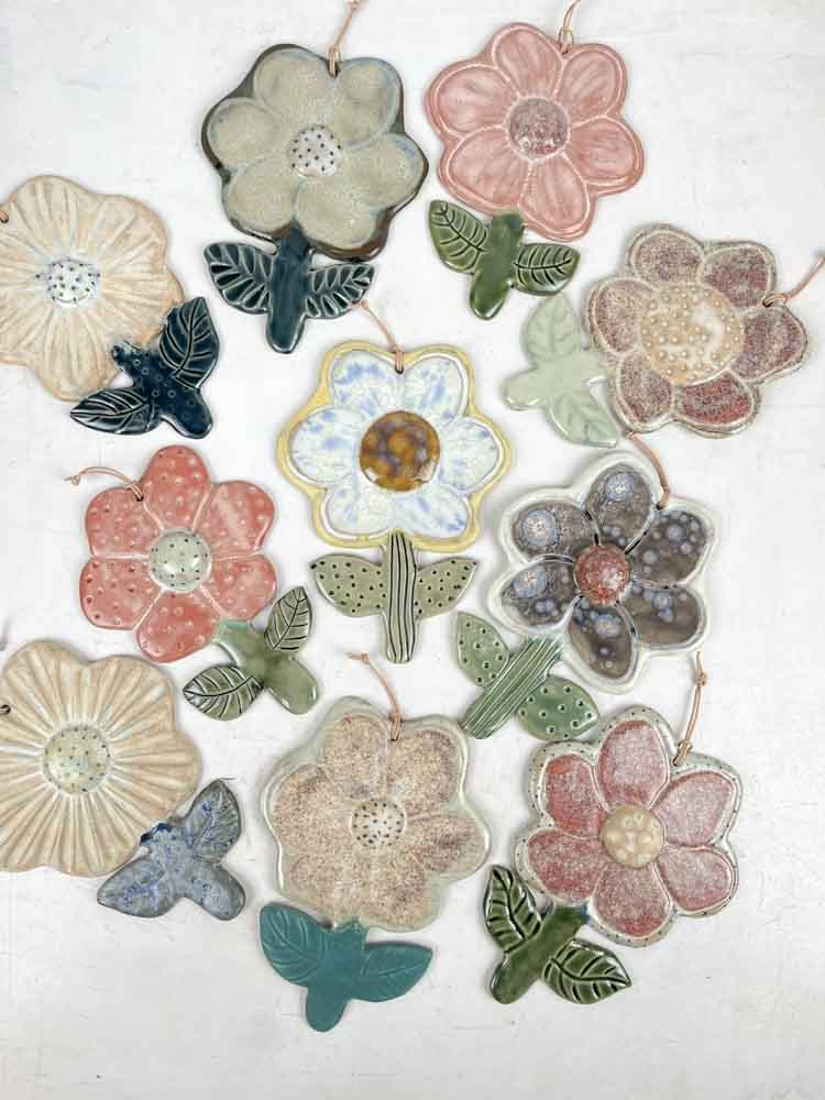 mia lindbirk Wanddekoration in Keramik Blume