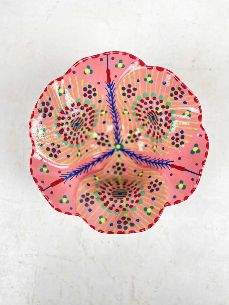 Keramikschale aus der Machaba-Serie des Töpfers in Pastellfarben mit Mustern