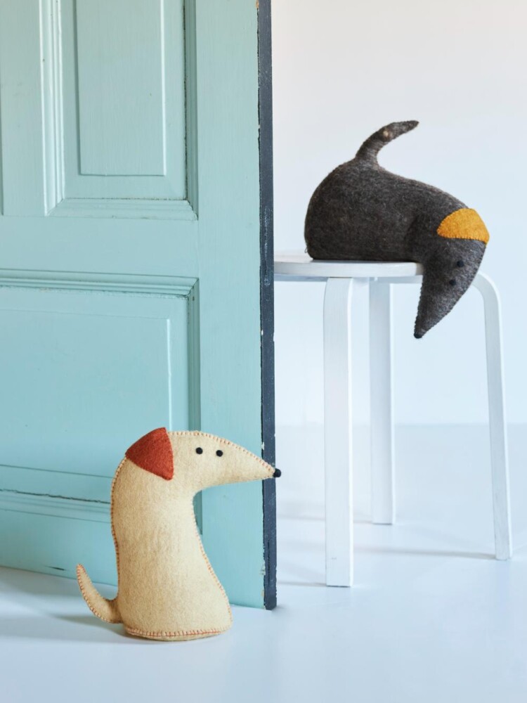 Türstopps in Woolen Dogs