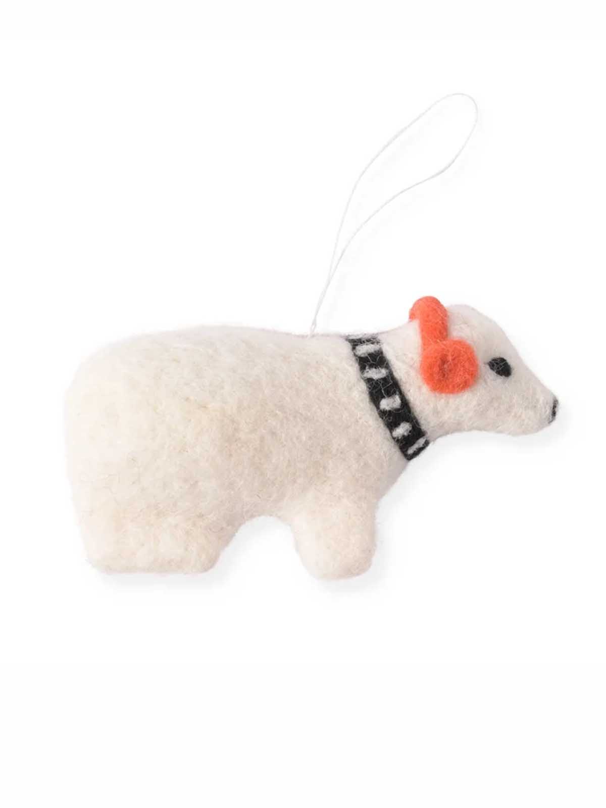 Aveva Design Eisbär in einem Filz mit einem Kragen