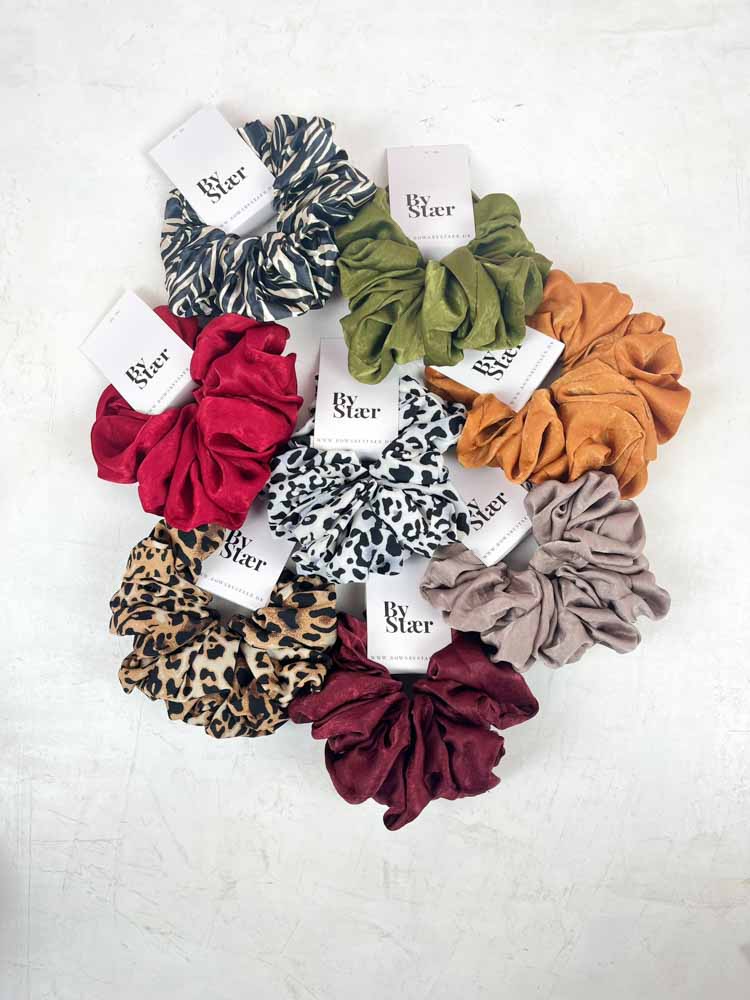 von Isabella Scruncies in Satin