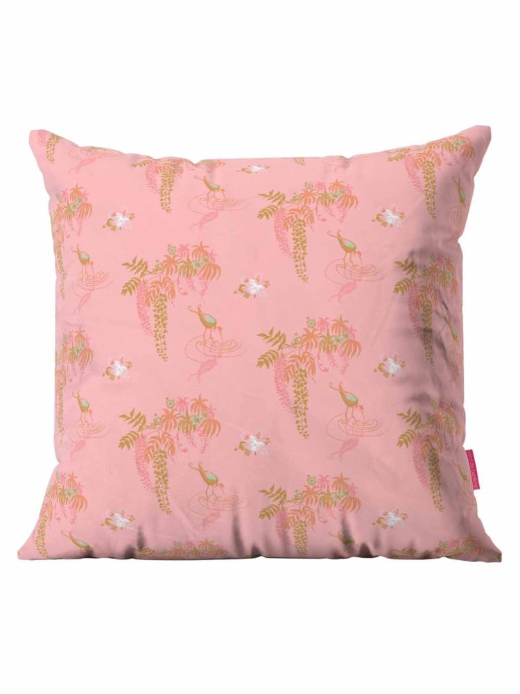 Remix von Sofie - Outdoor Kissen in rosa mit einem großen Blumenmuster _web