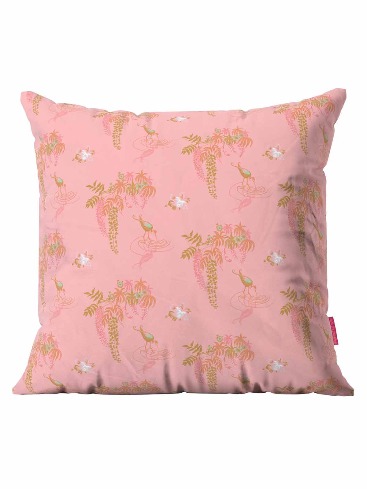Remix von Sofie - Outdoor Kissen in rosa mit einem großen Blumenmuster _web