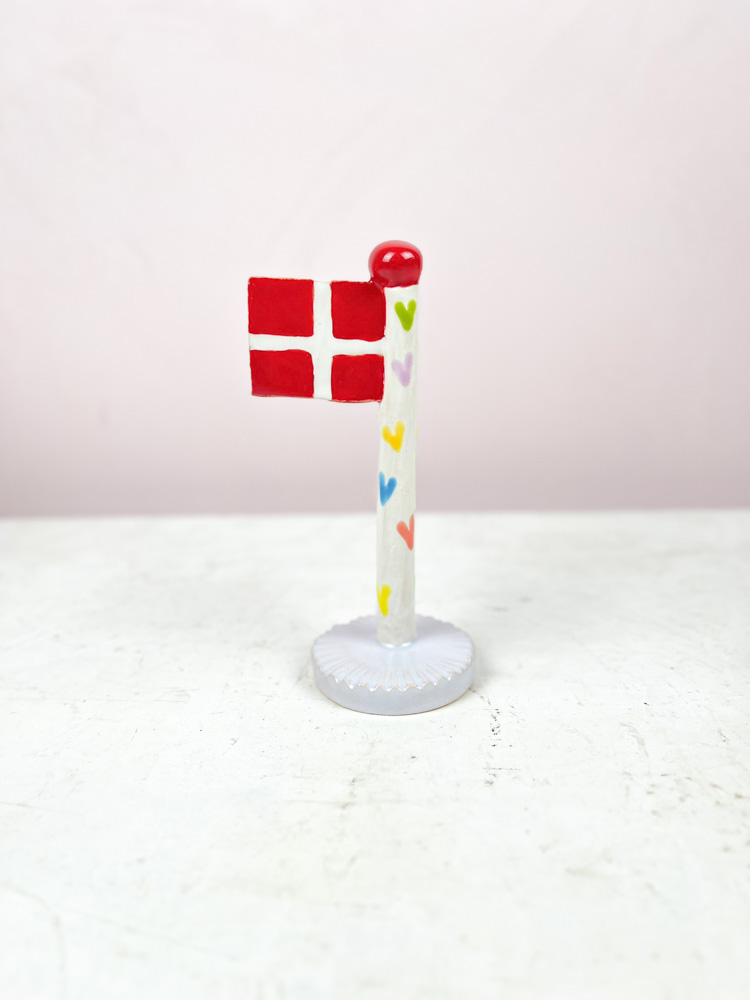 Keramik Geburtstag Flaggen aus dem Ton Spiel mit einem Herz auf dem Fahnenstiel