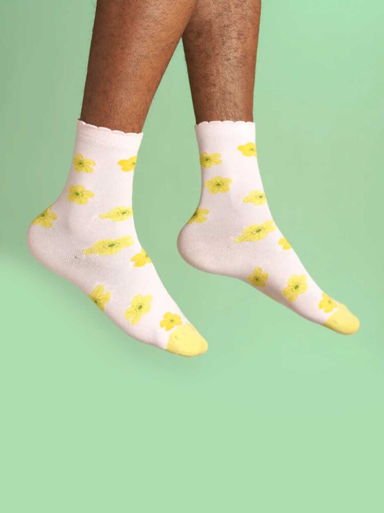 cou cou suzette - Socken in zartem Rosa mit gelben Butterbechern